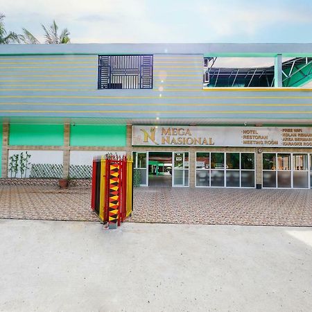Mega Nasional Seaview Hotel Gunung Sitoli Buitenkant foto