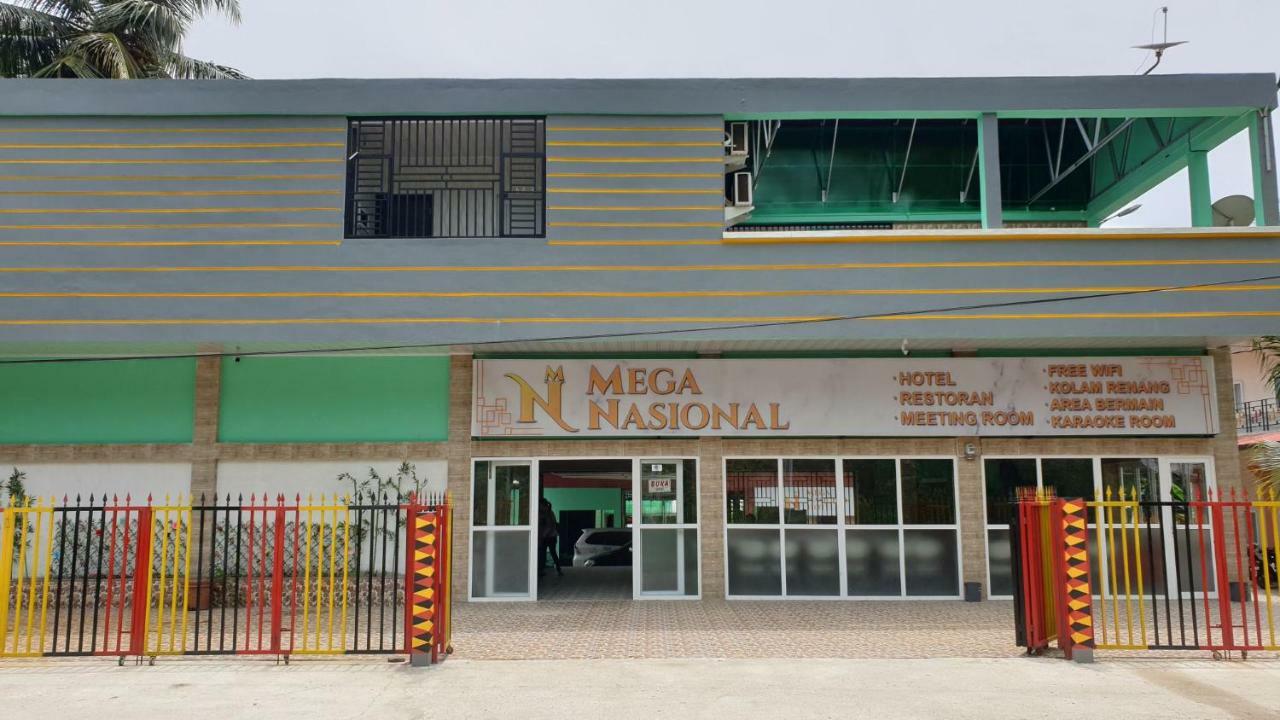 Mega Nasional Seaview Hotel Gunung Sitoli Buitenkant foto